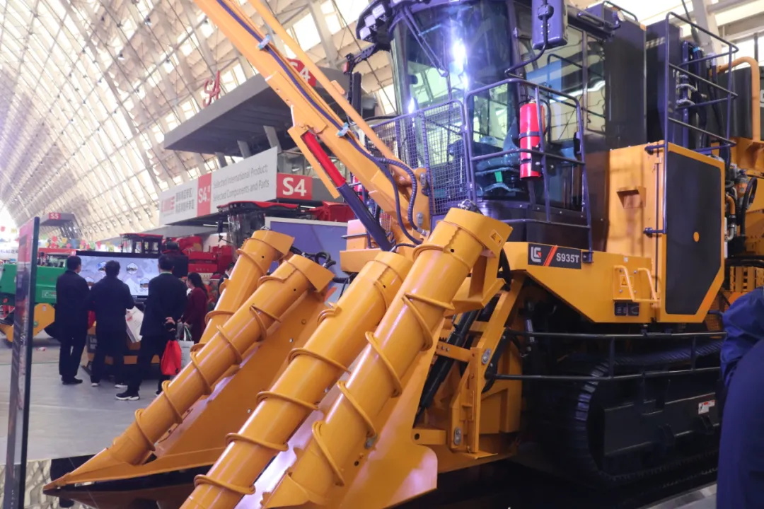 柳州農業機械化管理中心專項工作組開展糖料蔗良法補貼現場抽查工作