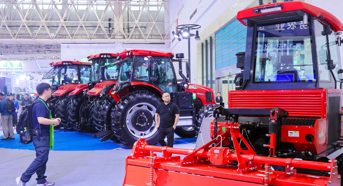 拖拉机“量价齐升”：2025年1 - 11月我国农机出口金额同比增长33.8%
