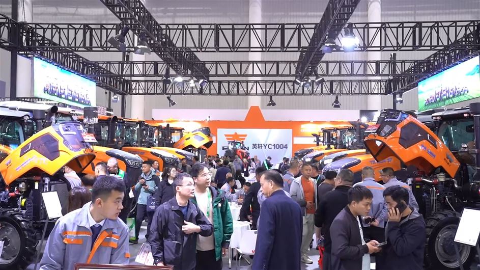 2025國際農(nóng)機展產(chǎn)品推薦——英軒重工YX2804-7P拖拉機